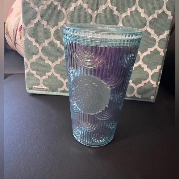 Starbucks Mermaid Iridescent Grande Cold Cup 2022 - Picture 1 of 4